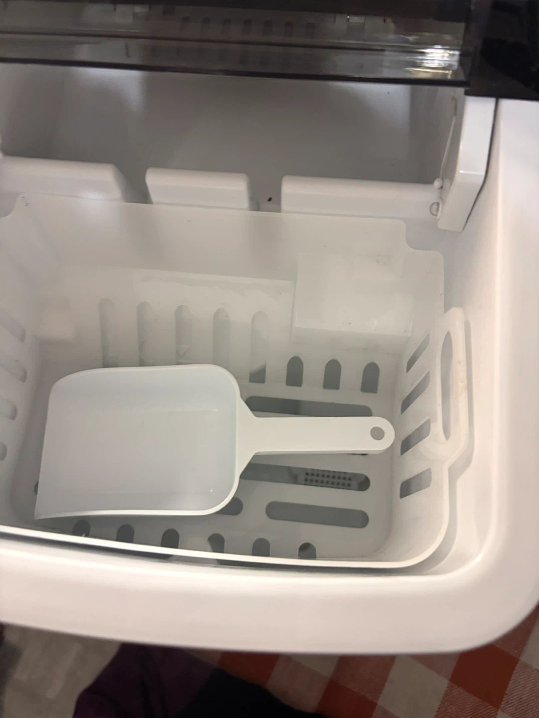 Portable Ice Maker with Scoop - photo 4