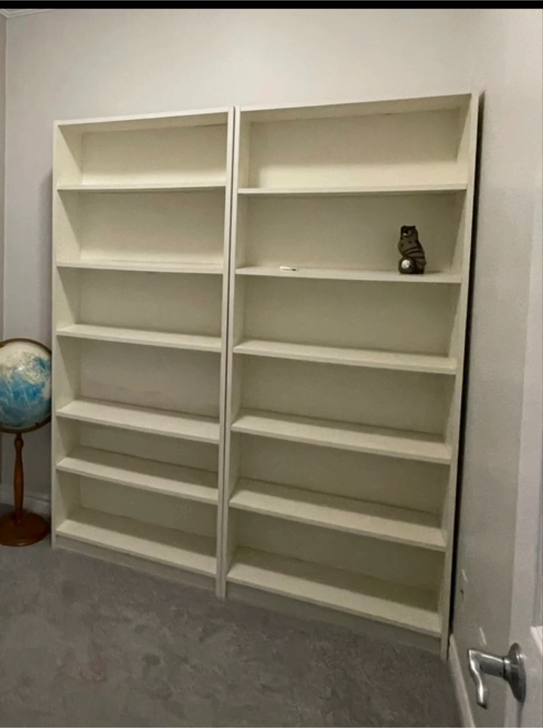 White Bookshelf Unit