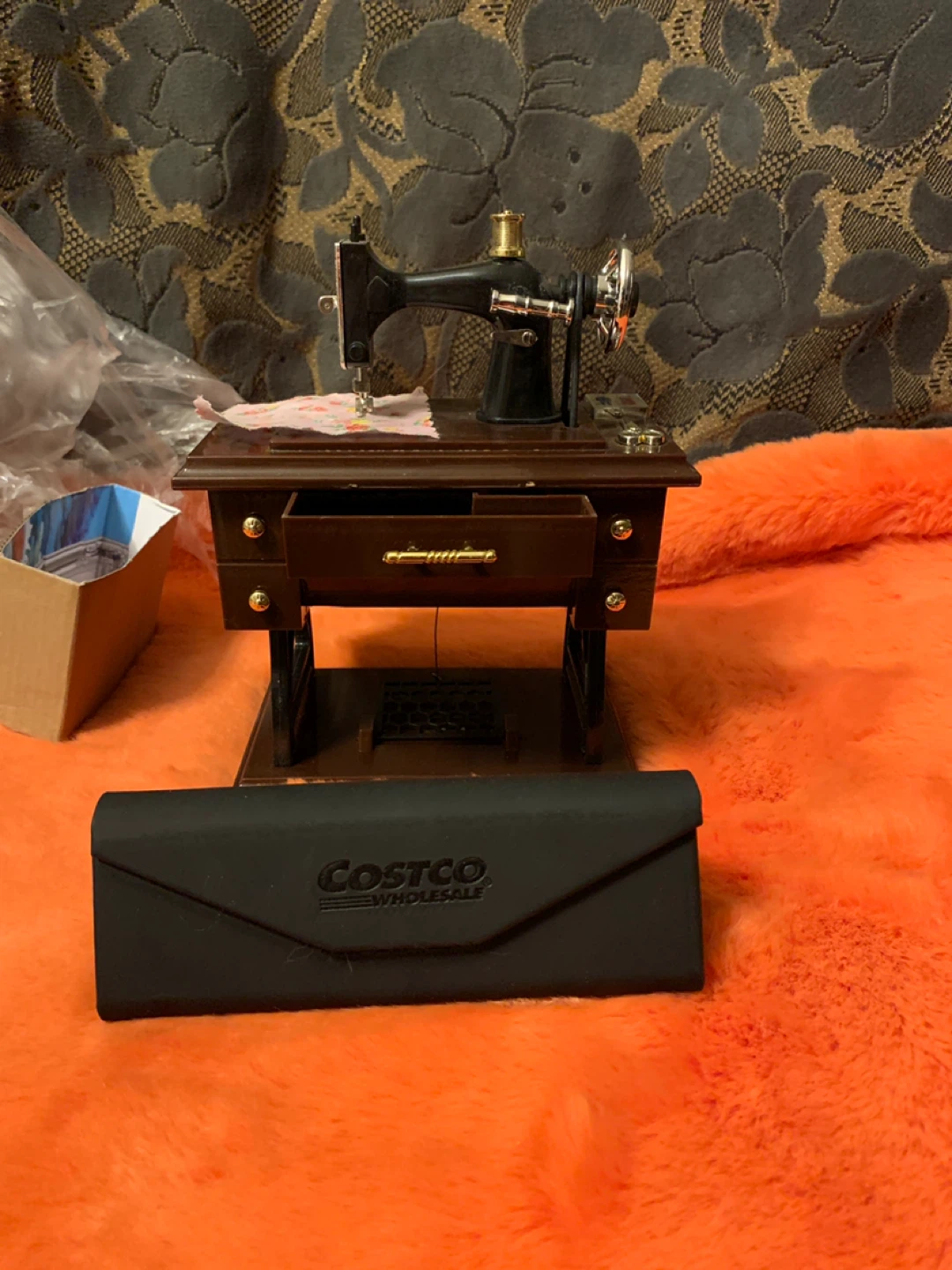 New Music Sartorius Model Sewing Machine Music Box - photo 4
