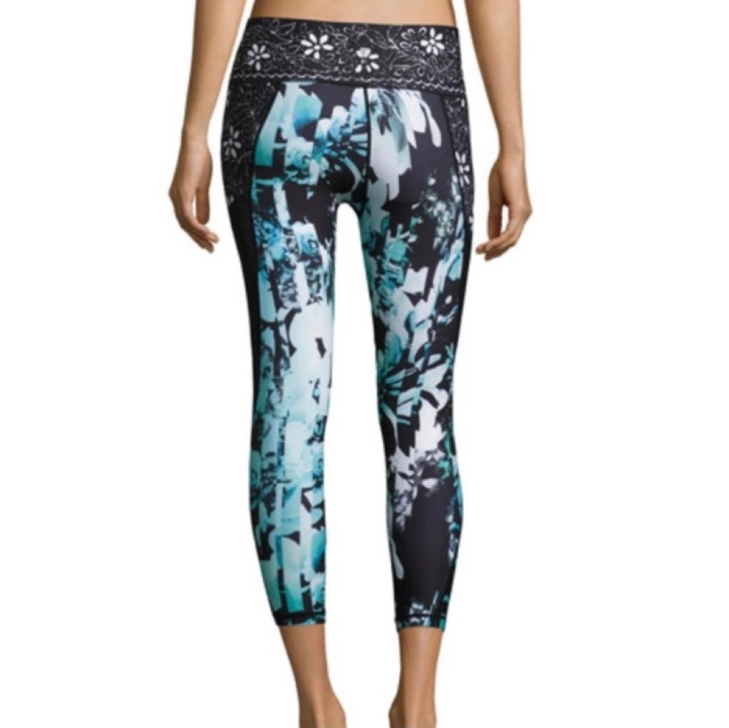 Nanette Lapore Black and Blue Abstract Capris - photo 3