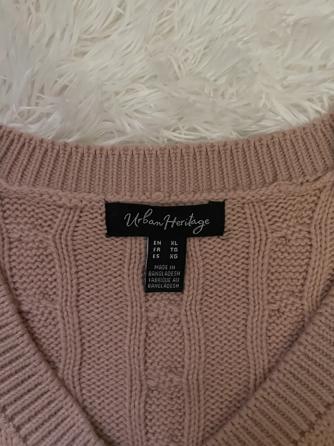 Urban Heritage Pink Cable Knit V-Neck Cropped Sweater - XL - photo 2