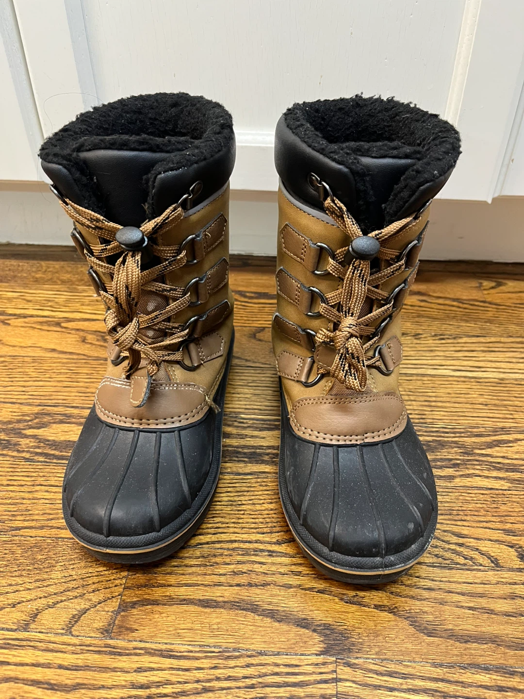 Kids Snow Boots Size 2 🥕