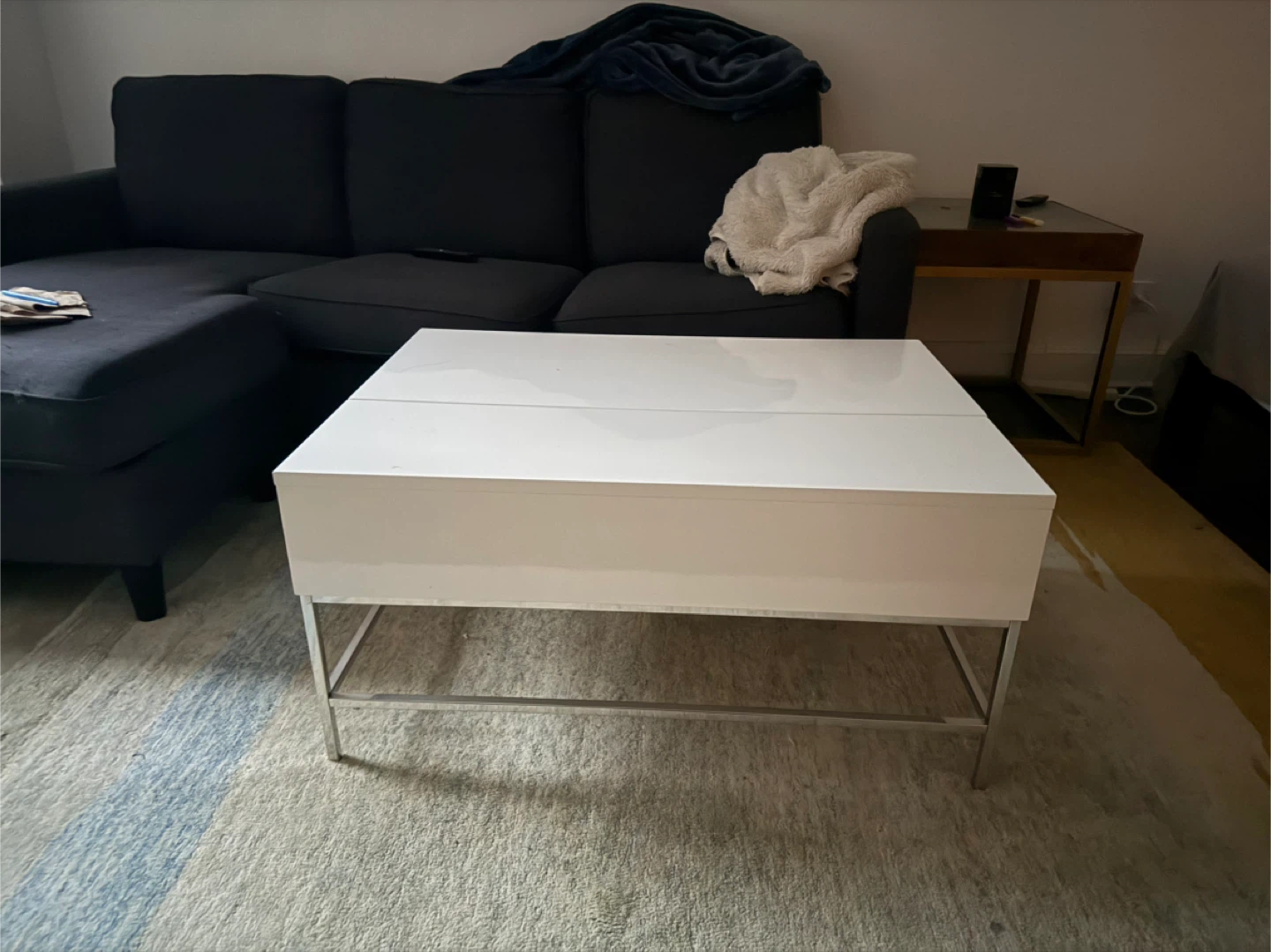 White coffee table for free