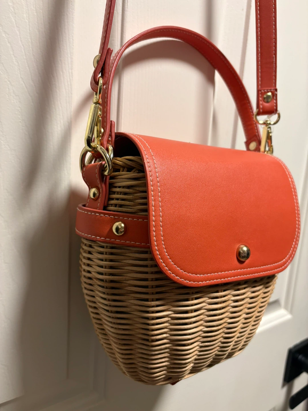 Woven Rattan Crossbody Bag with Orange Faux Leather Lid - photo 3