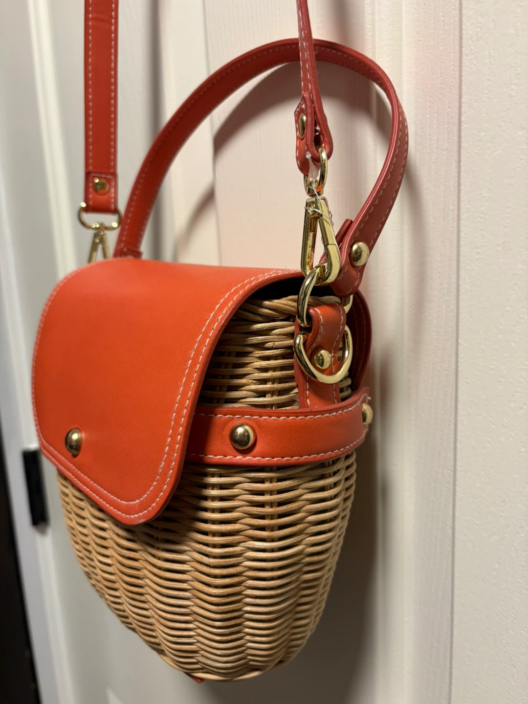 Woven Rattan Crossbody Bag with Orange Faux Leather Lid - photo 4