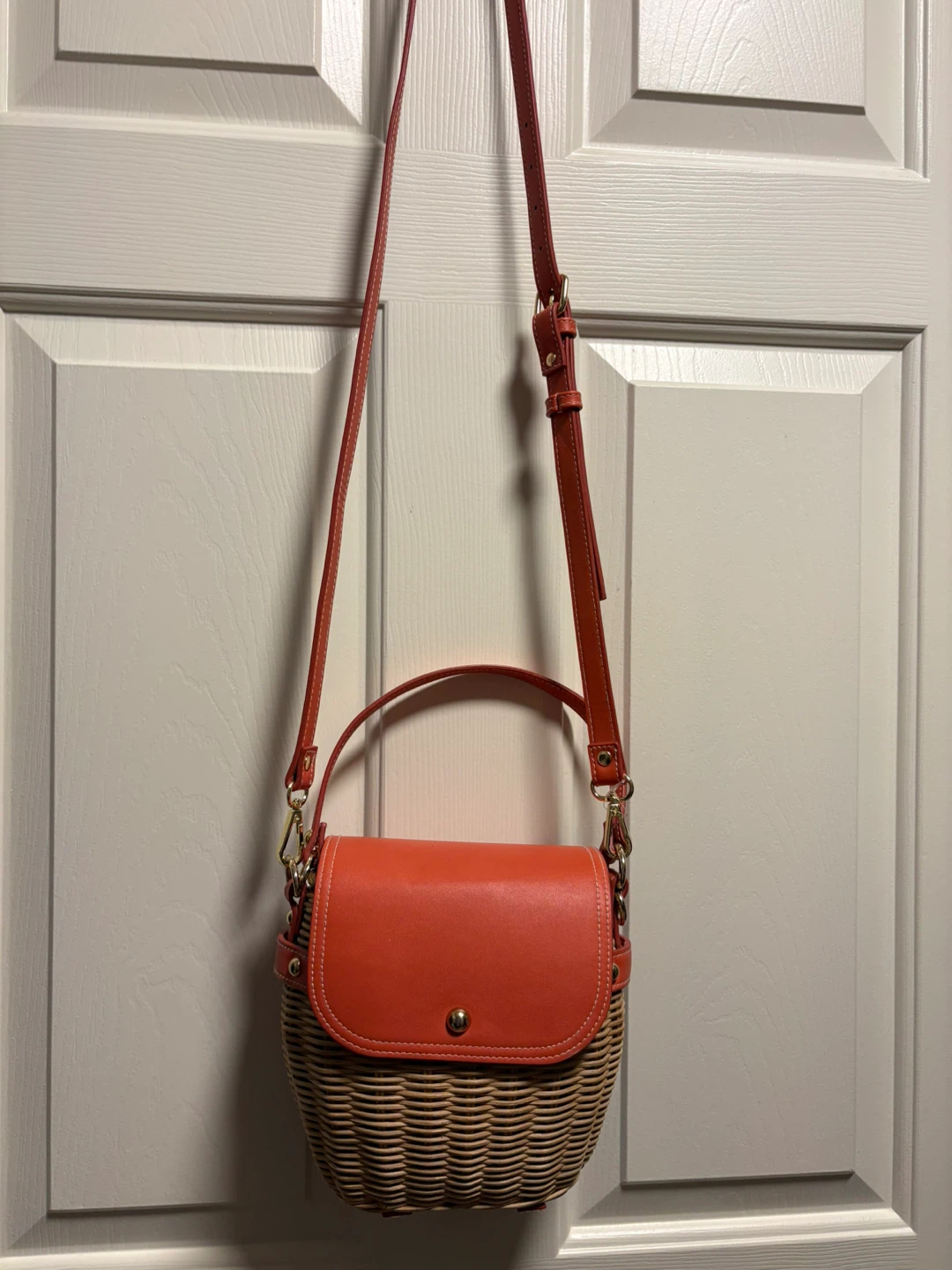 Woven Rattan Crossbody Bag with Orange Faux Leather Lid - photo 2
