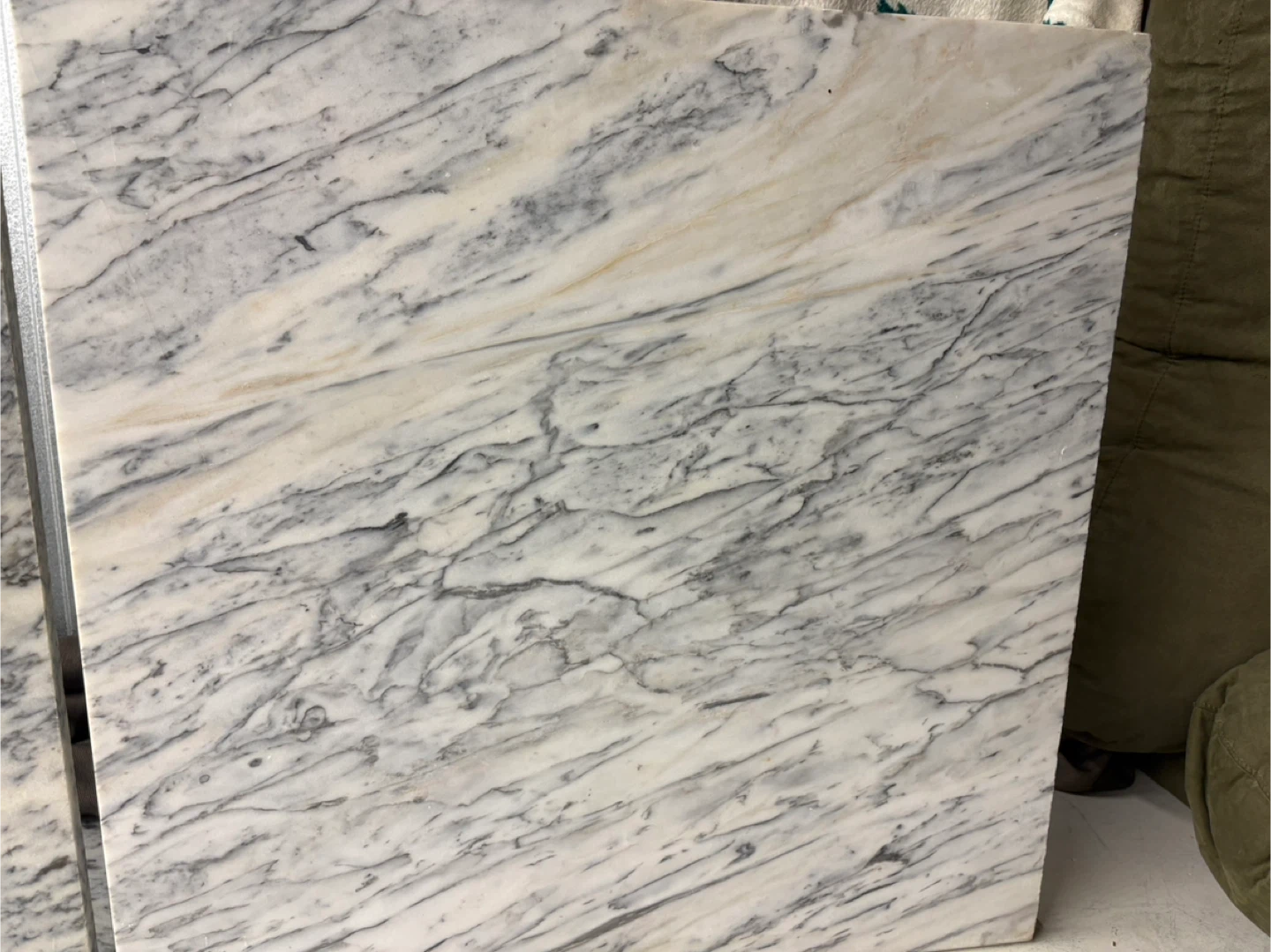 Rare Arabescato Vagli Marble Waterfall Desk - photo 5