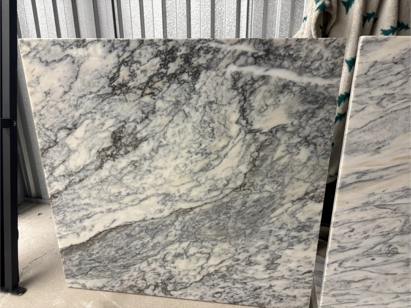 Rare Arabescato Vagli Marble Waterfall Desk - photo 4