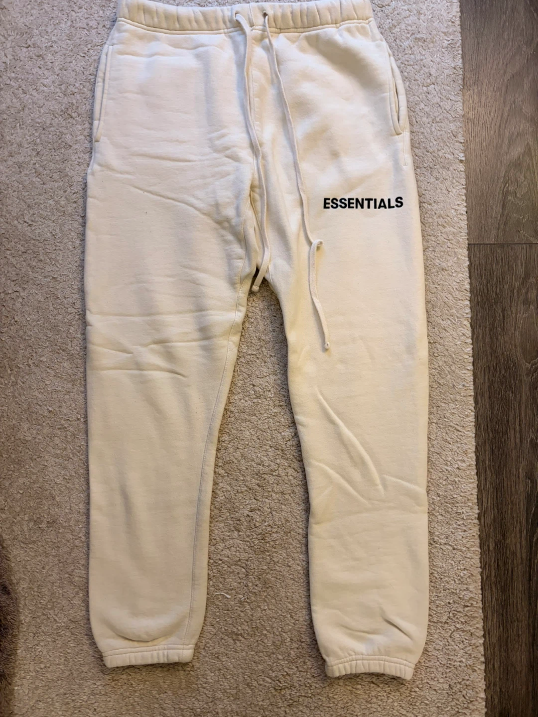 ESSENTIALS Fear of God Sweatpants Cream