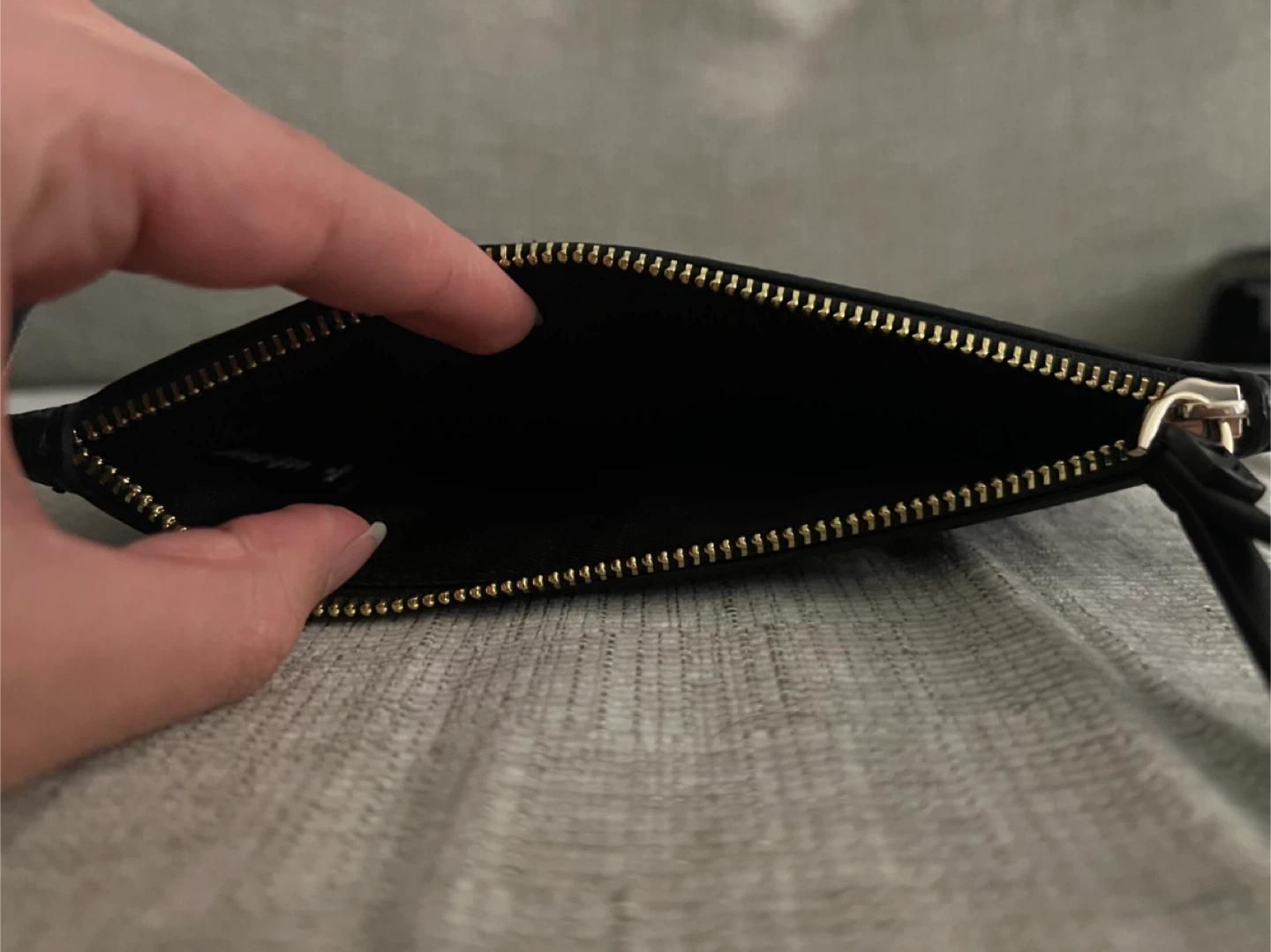 Like-New Love & Lore Zipper Cardholder (Wallet) - photo 4