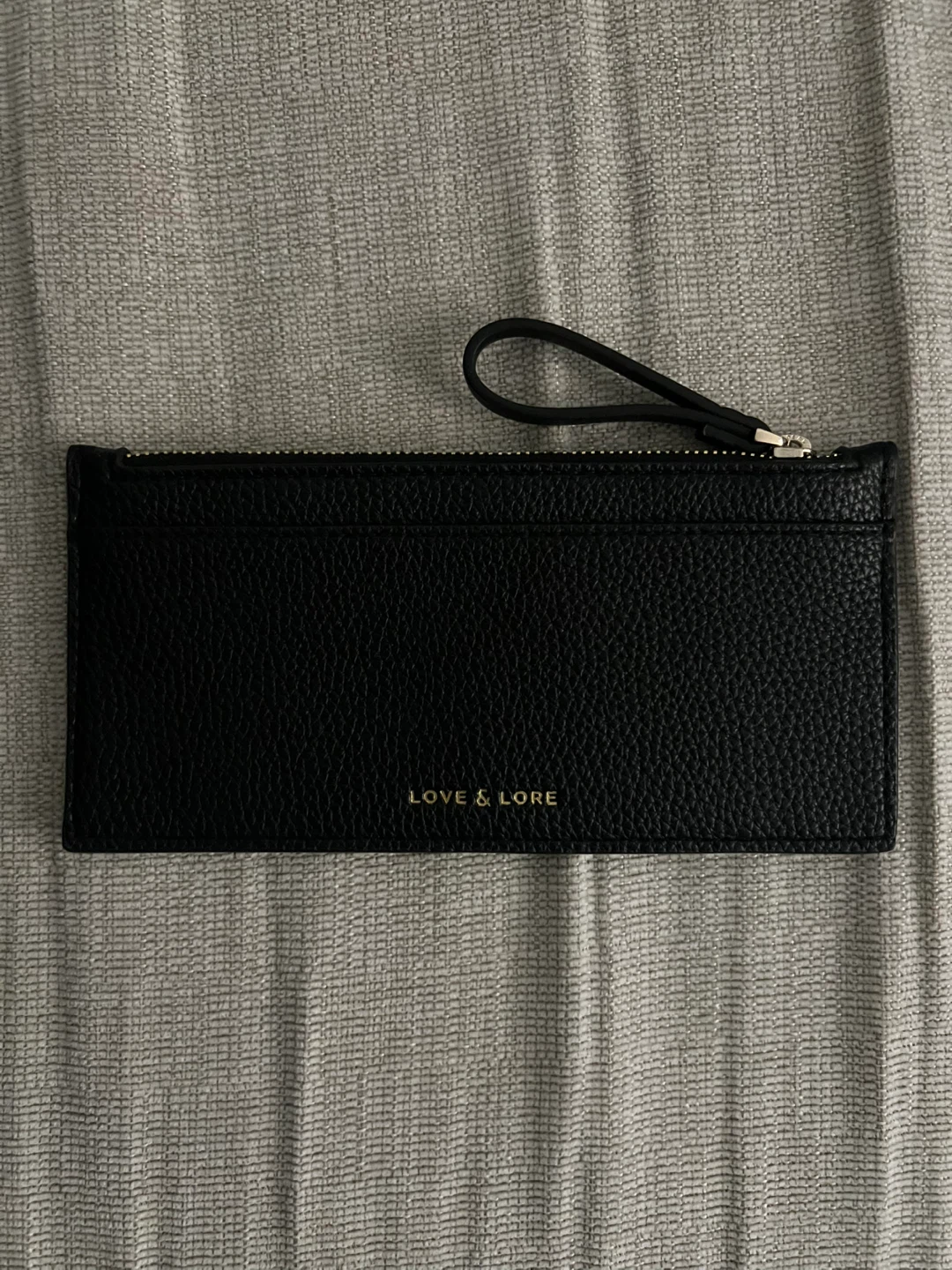 Like-New Love & Lore Zipper Cardholder (Wallet)