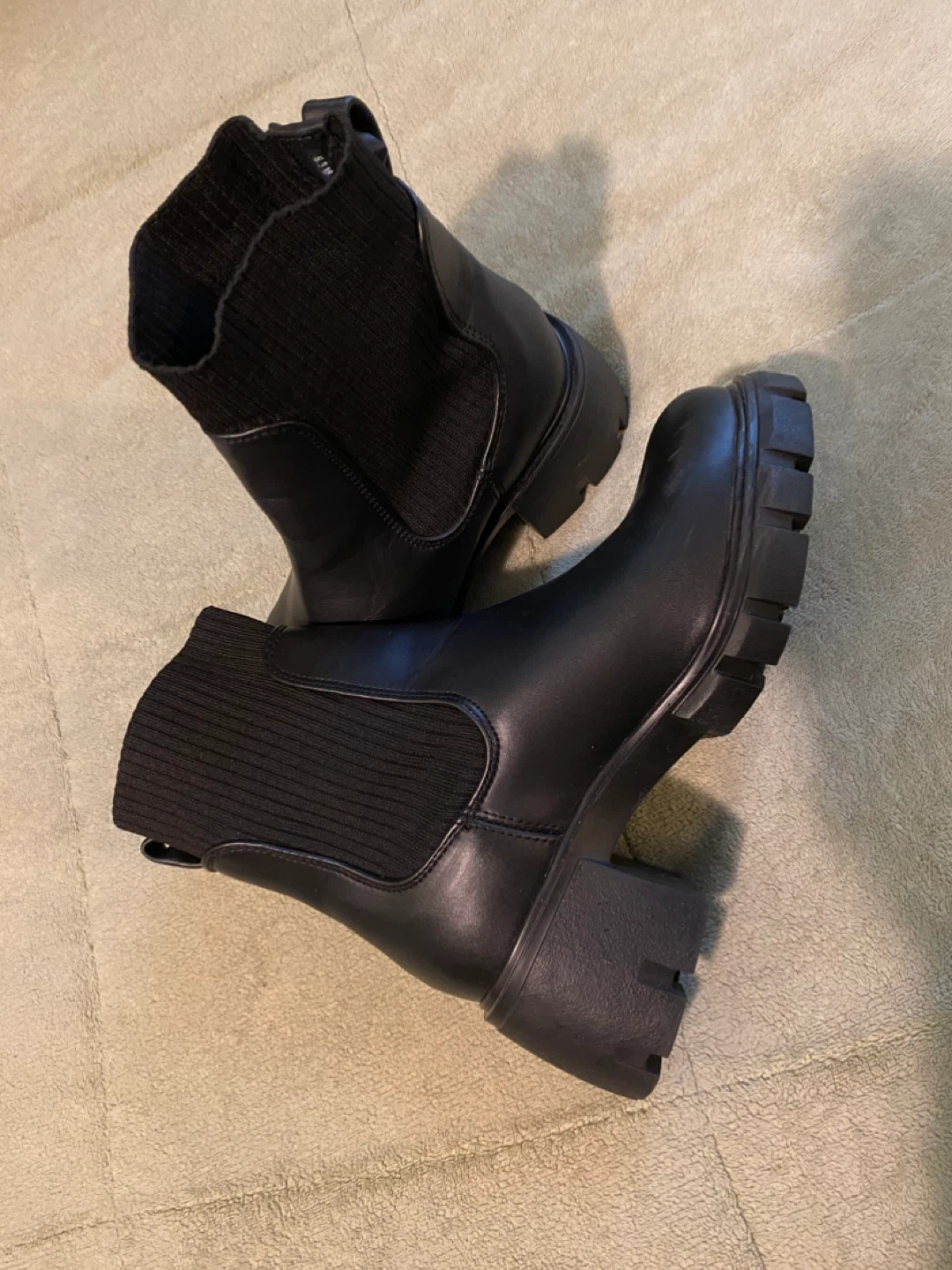 Steve Madden Black Chelsea Boots Size 6.5 - photo 5