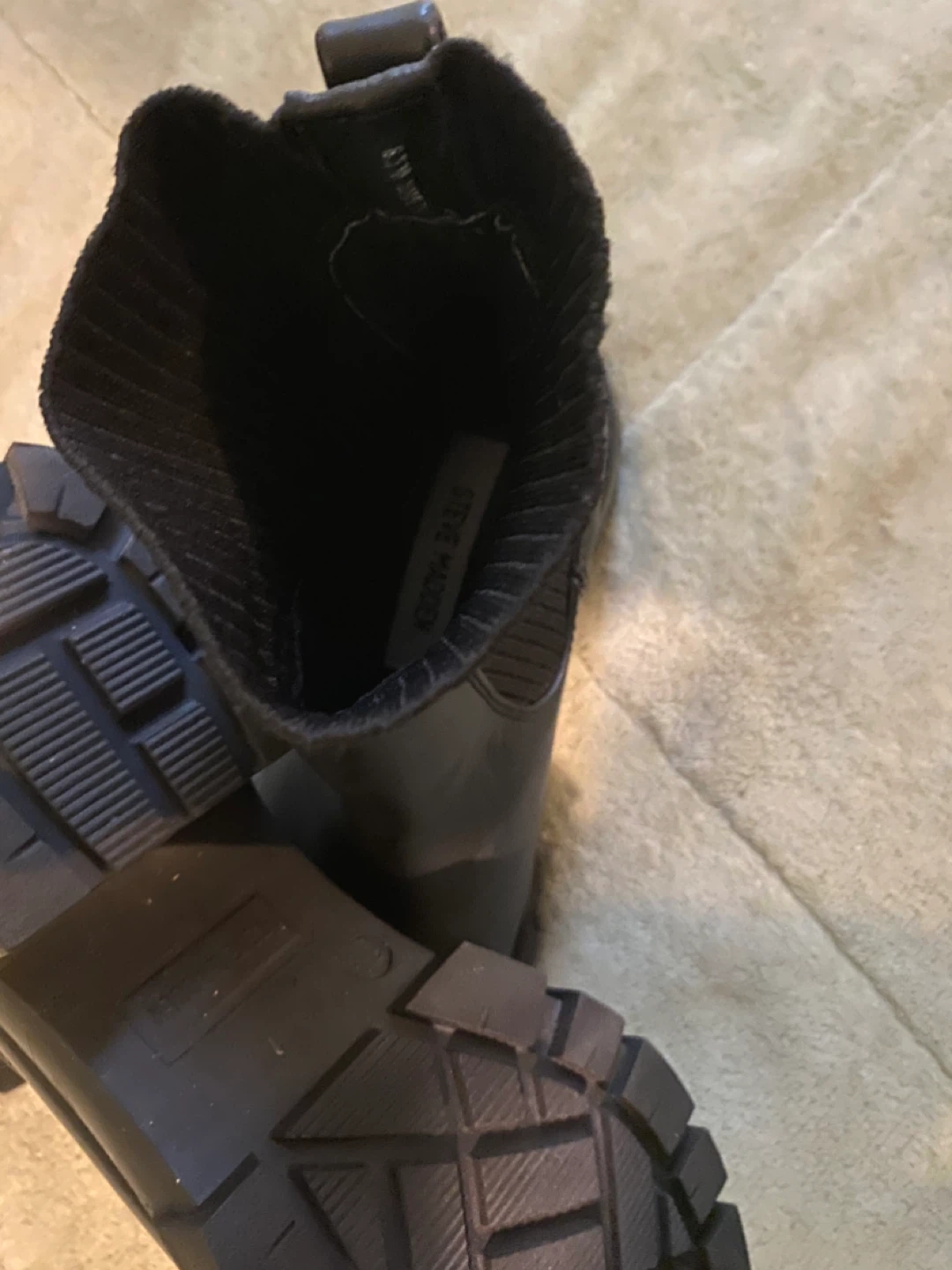 Steve Madden Black Chelsea Boots Size 6.5 - photo 2