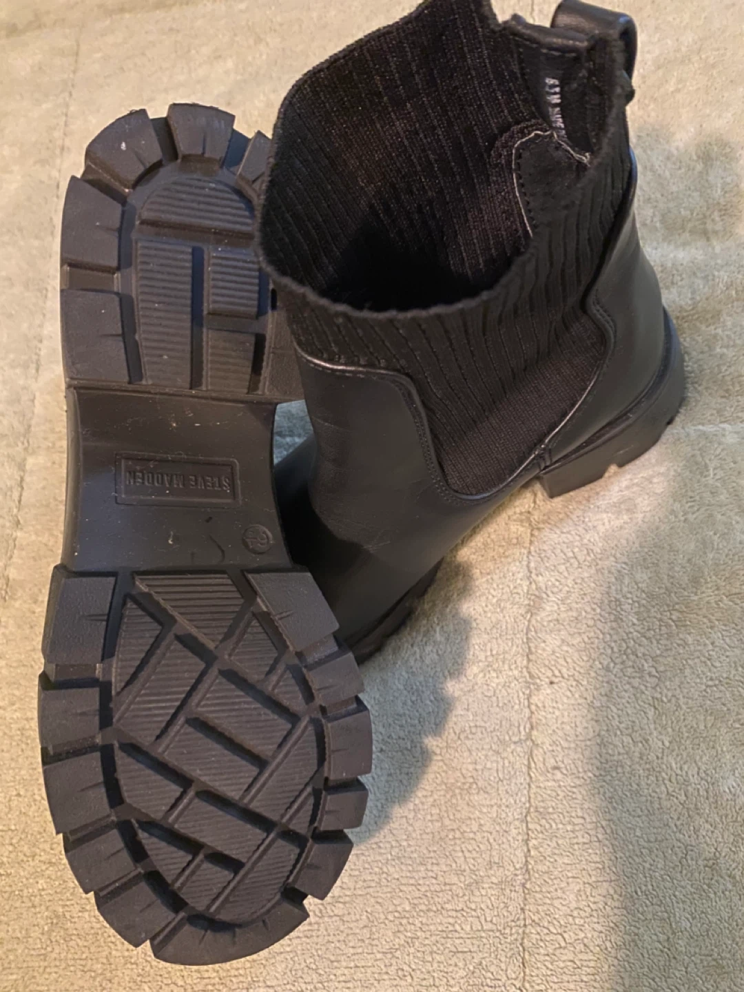 Steve Madden Black Chelsea Boots Size 6.5 - photo 3