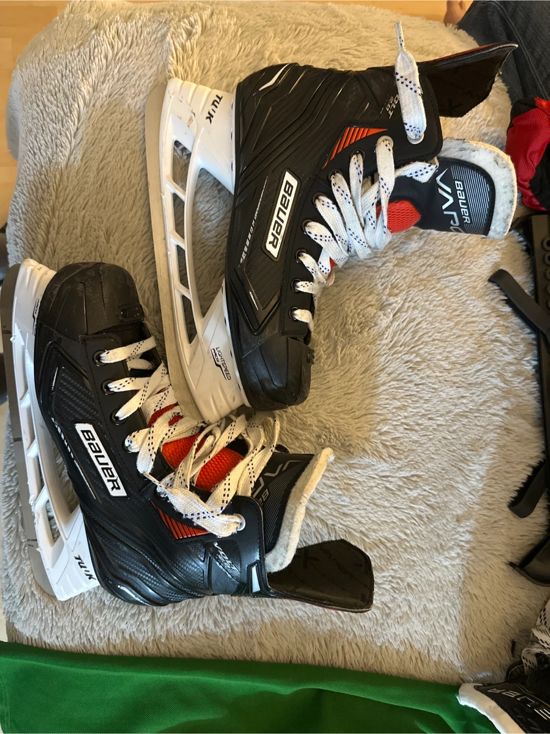 Bauer Vapor Volt 2.0 Hockey Skates