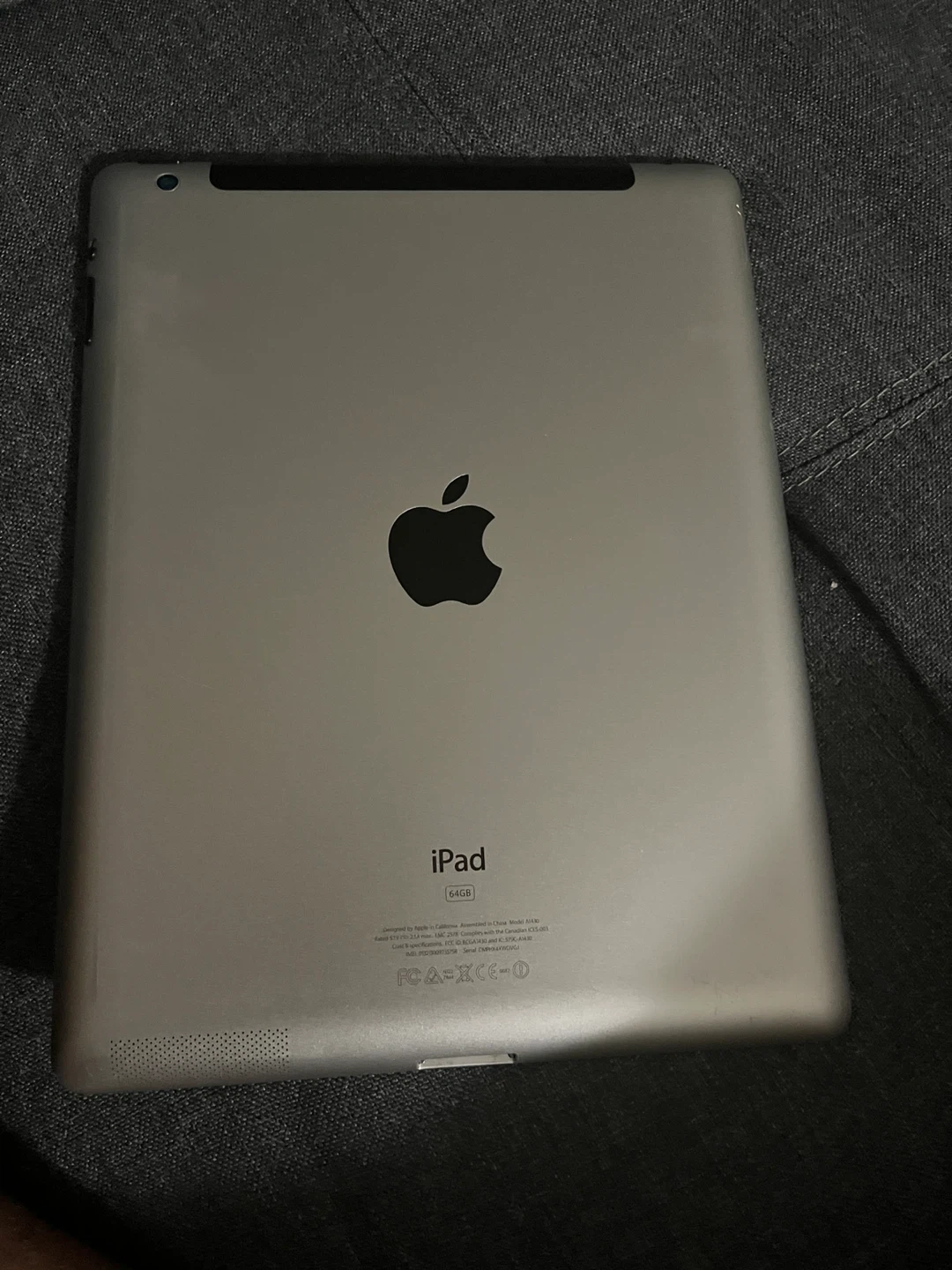Apple iPad (2nd Gen) 64GB - Silver - photo 2