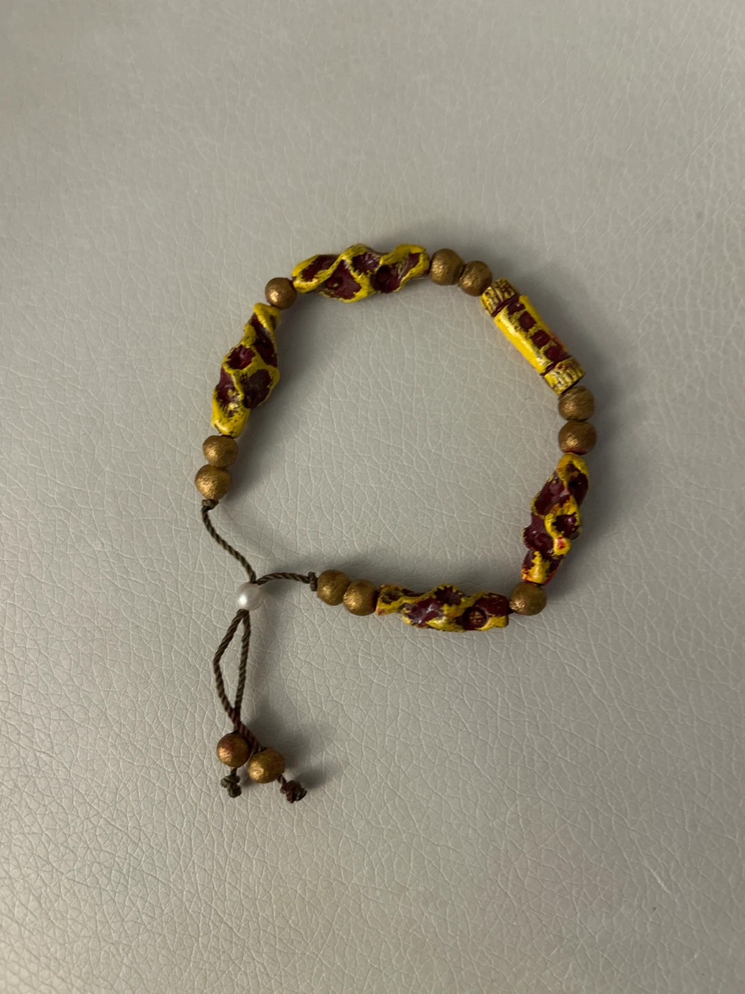 🥕 Beaded Bracelet - Yellow and Red Pattern