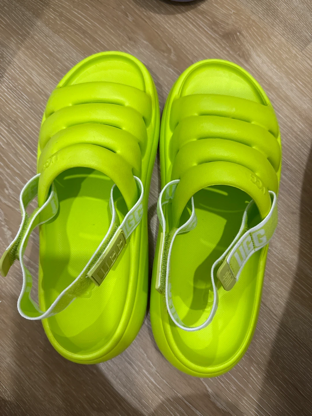 Ugg Slides - Neon Yellow size 40