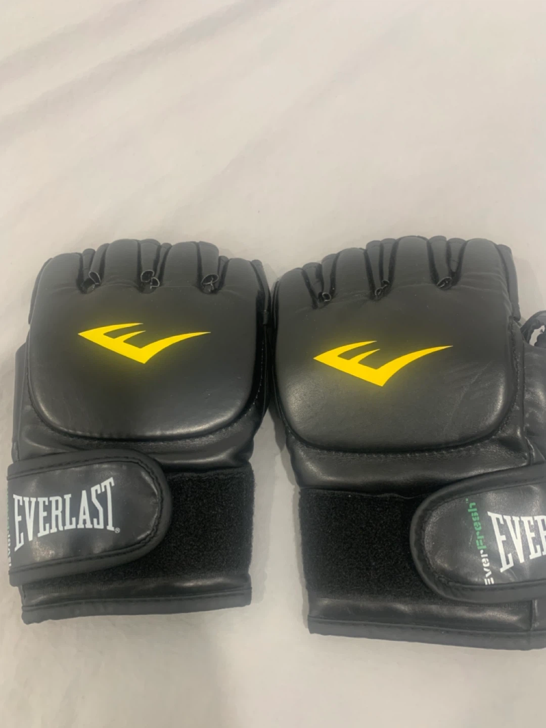 Everlast MMA Gloves Size S/M