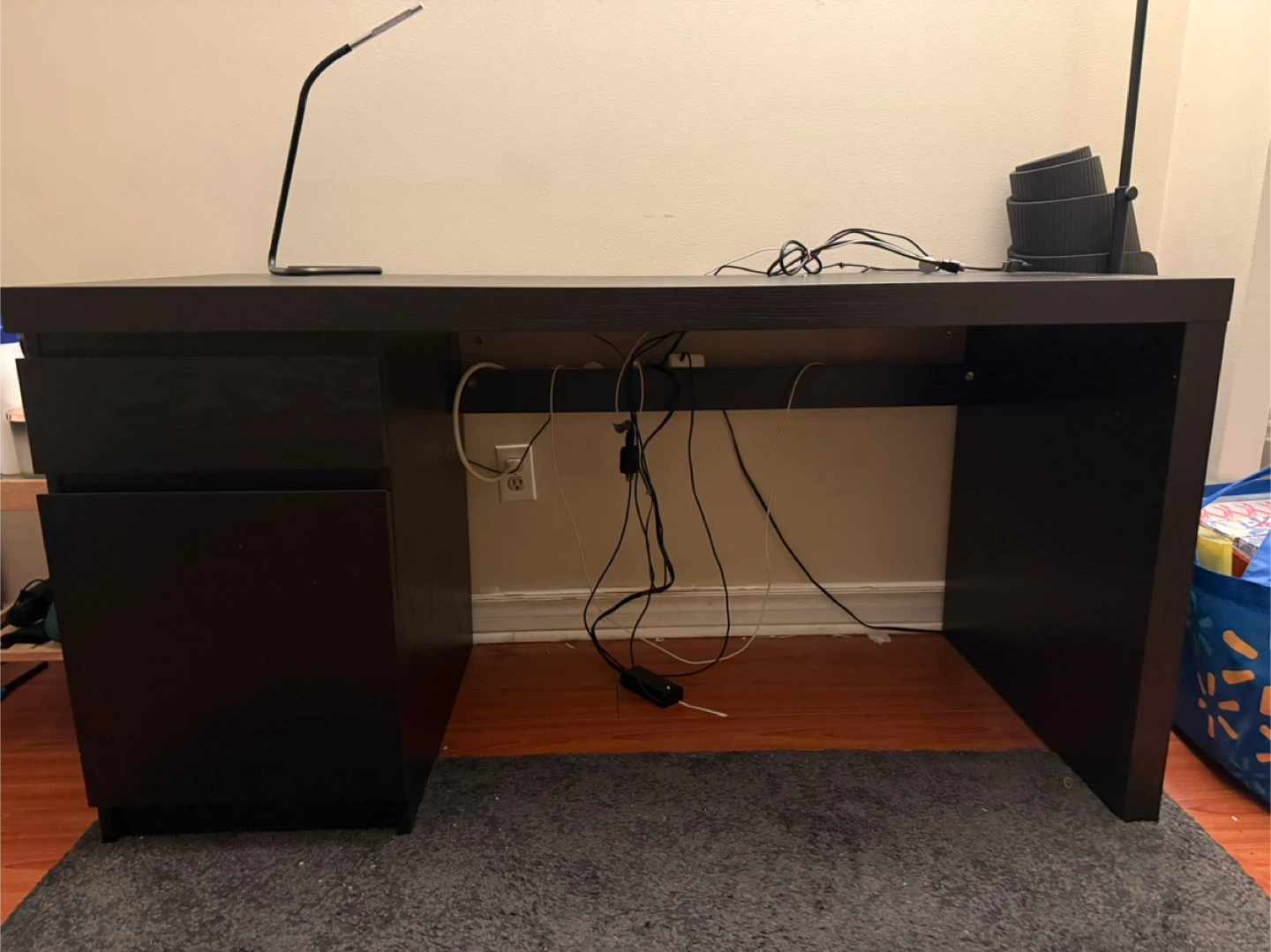 IKEA MALM study table - photo 2
