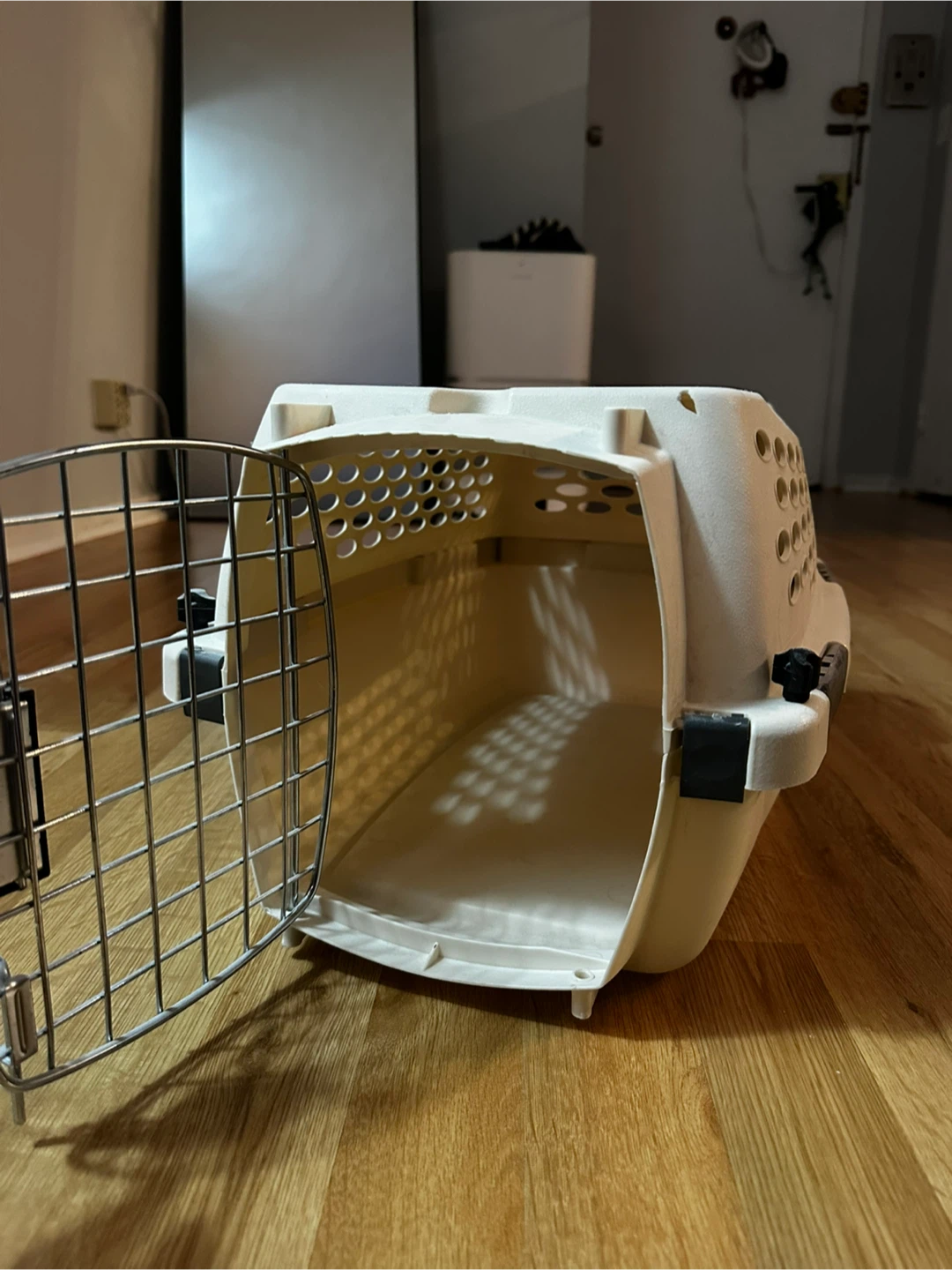 19" Pet Carrier for up to 10 lbs - photo 4