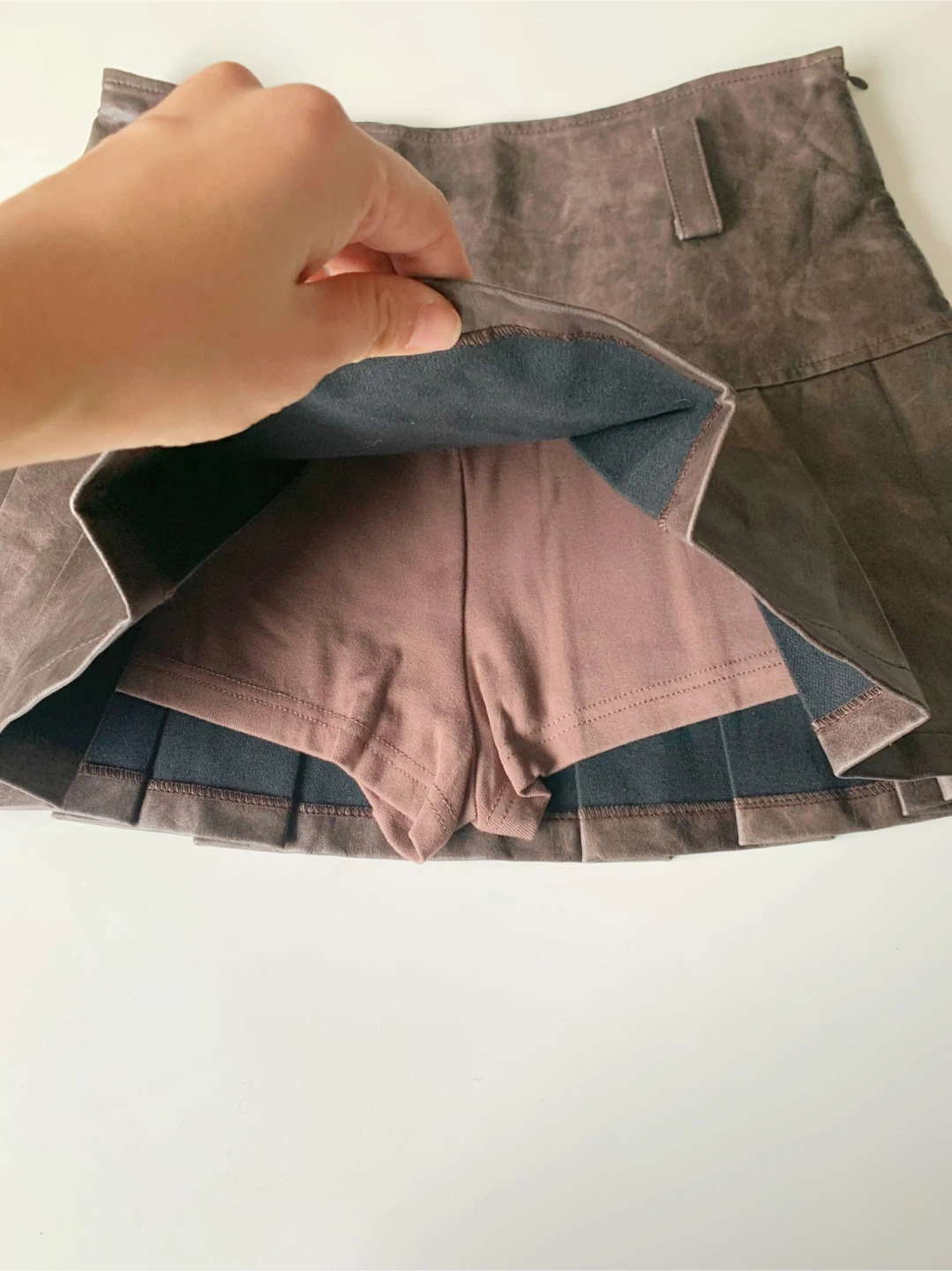Brown Faux Leather Pleated Skirt w Shorts M - photo 2