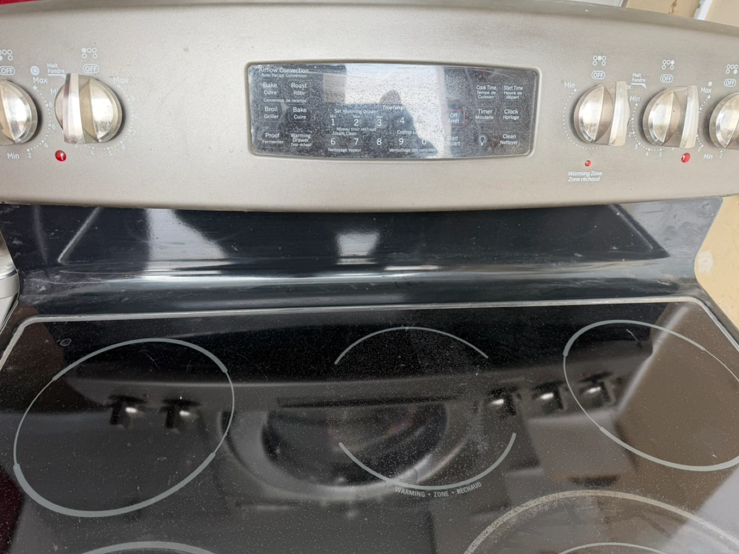 GE Electric Range with Glass Cooktop - photo 3