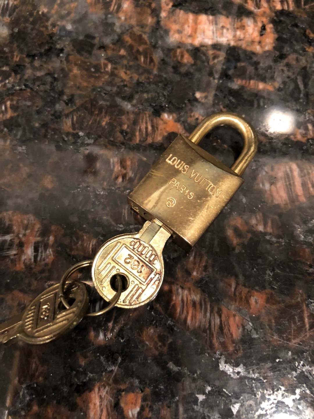 Louis Vuitton Vintage Padlock &  Keys - photo 2