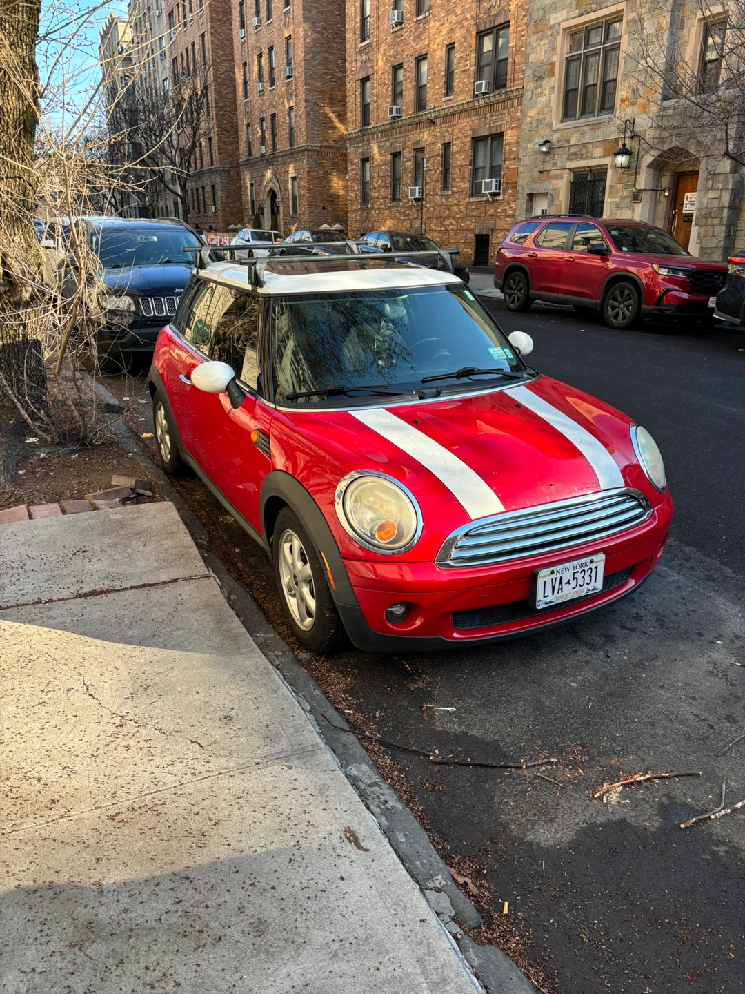 Red MINI Cooper Hardtop