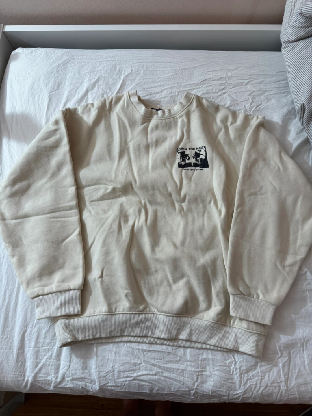 Cream Graphic baggy Sweatshirt