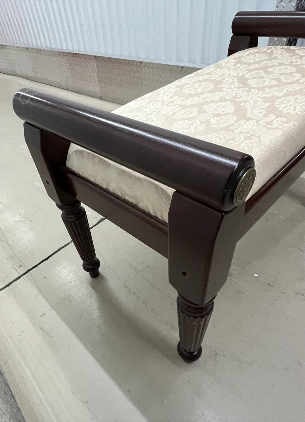 Dark Wood Bench with Beige Damask Upholstery - photo 4