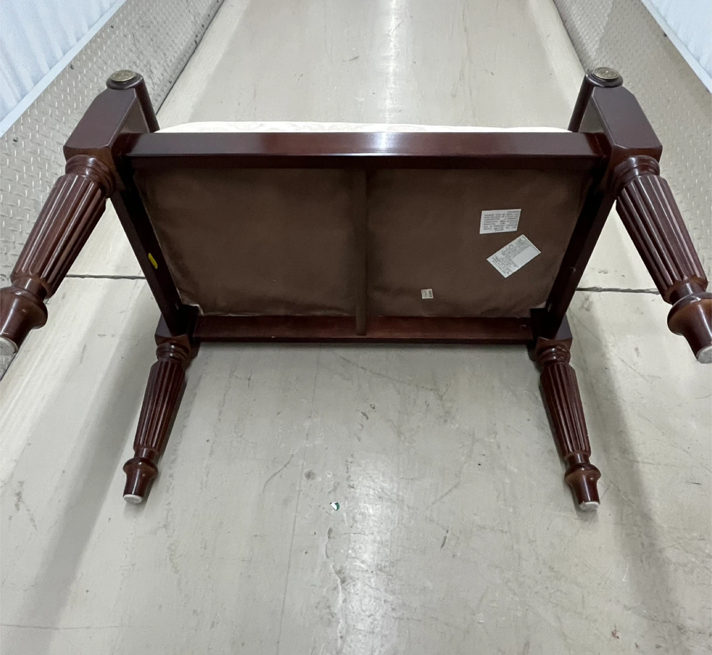 Dark Wood Bench with Beige Damask Upholstery - photo 5