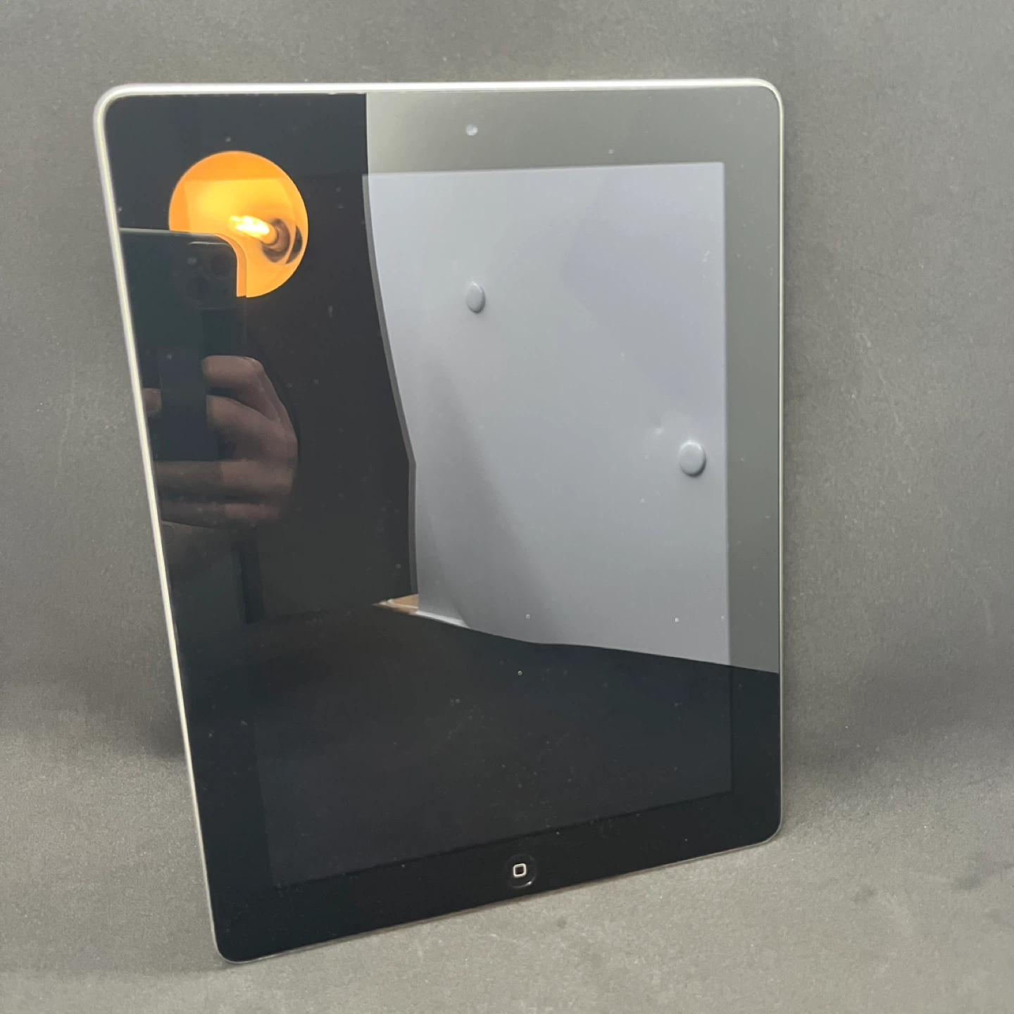 Apple iPad 2 -16Gb Locked / As is/ for parts - photo 3