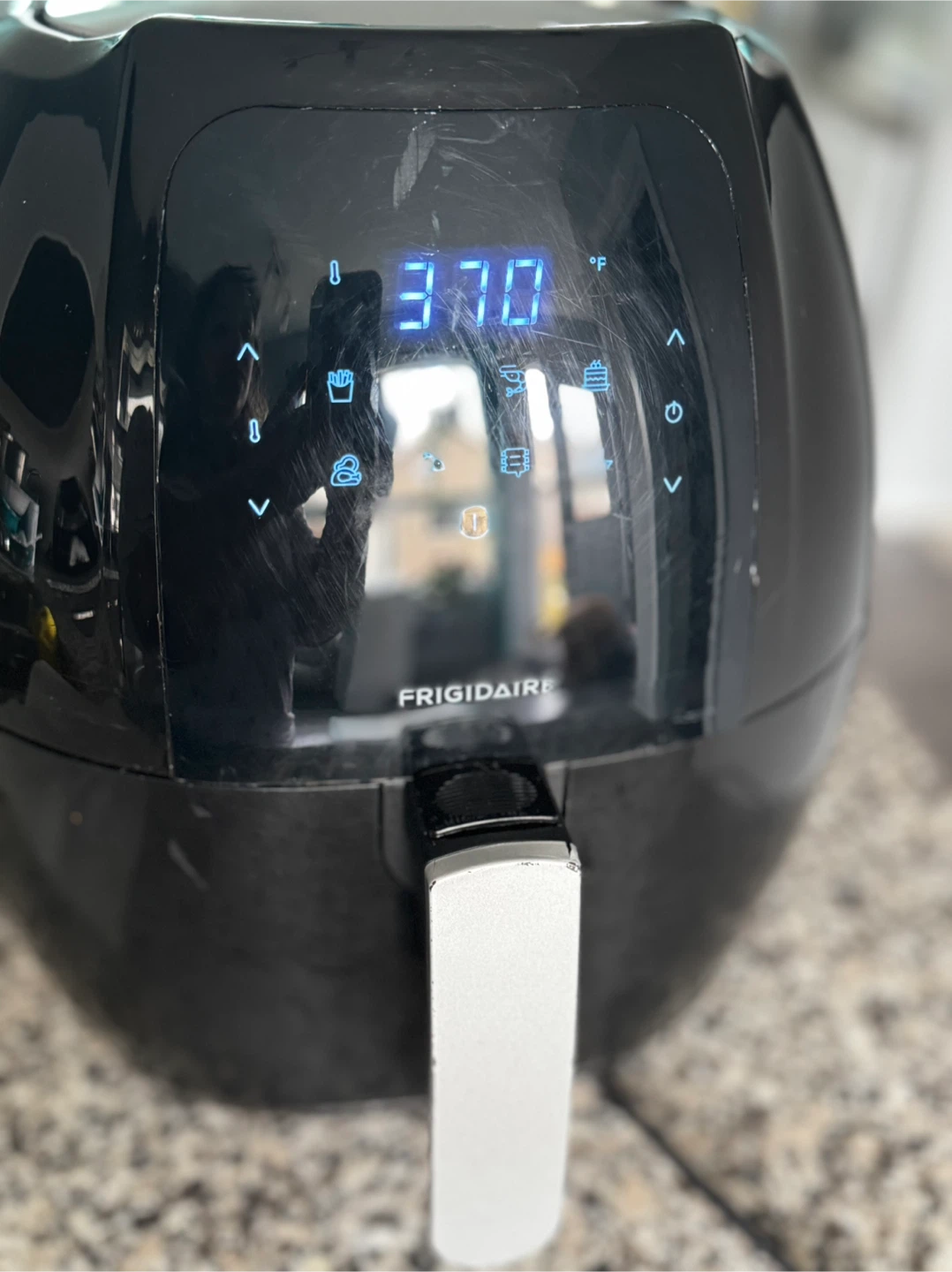 Frigidaire Air Fryer - photo 4
