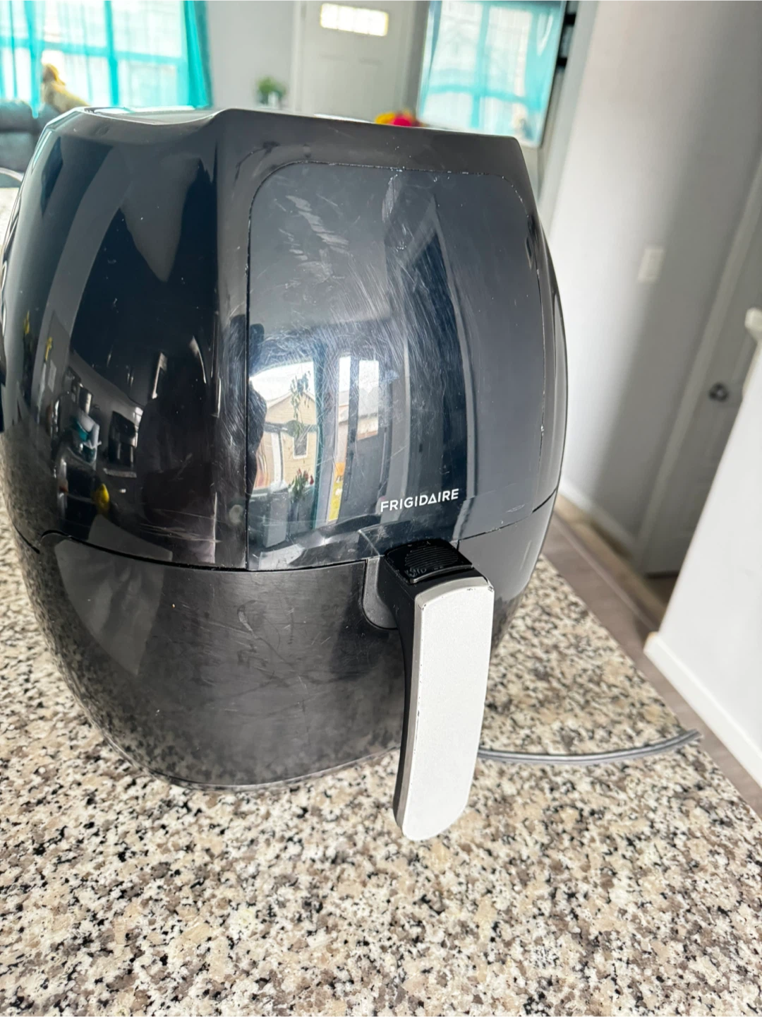 Frigidaire Air Fryer - photo 2
