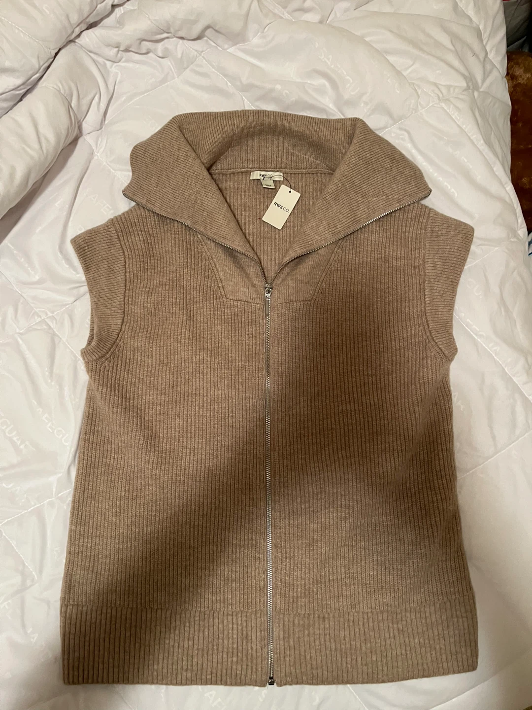 Brand new RW&CO. Sleeveless Knit Vest with Zipper