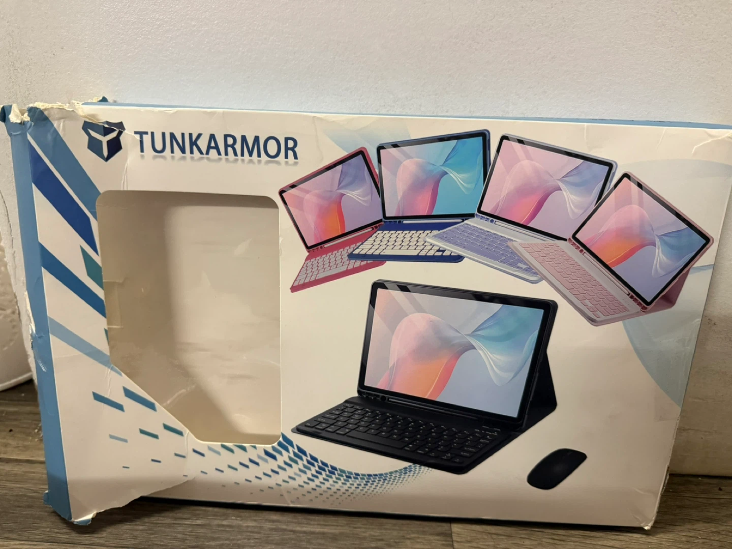 TUNKNARMOR iPad 10th Gen Case with Backlit Keyboard and Mouse