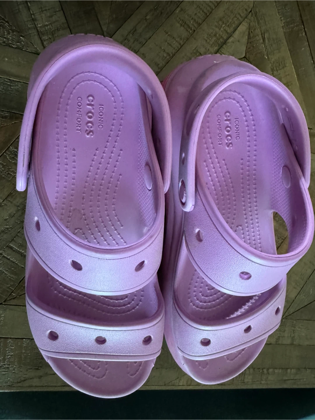 Crocs Pink Sandals Size 8 - photo 2