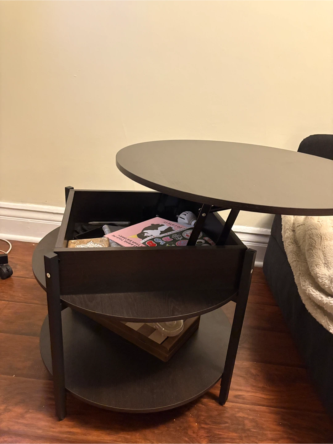 Wynny Round Lift-Top Coffee Table with Storage - Espresso Black - photo 3