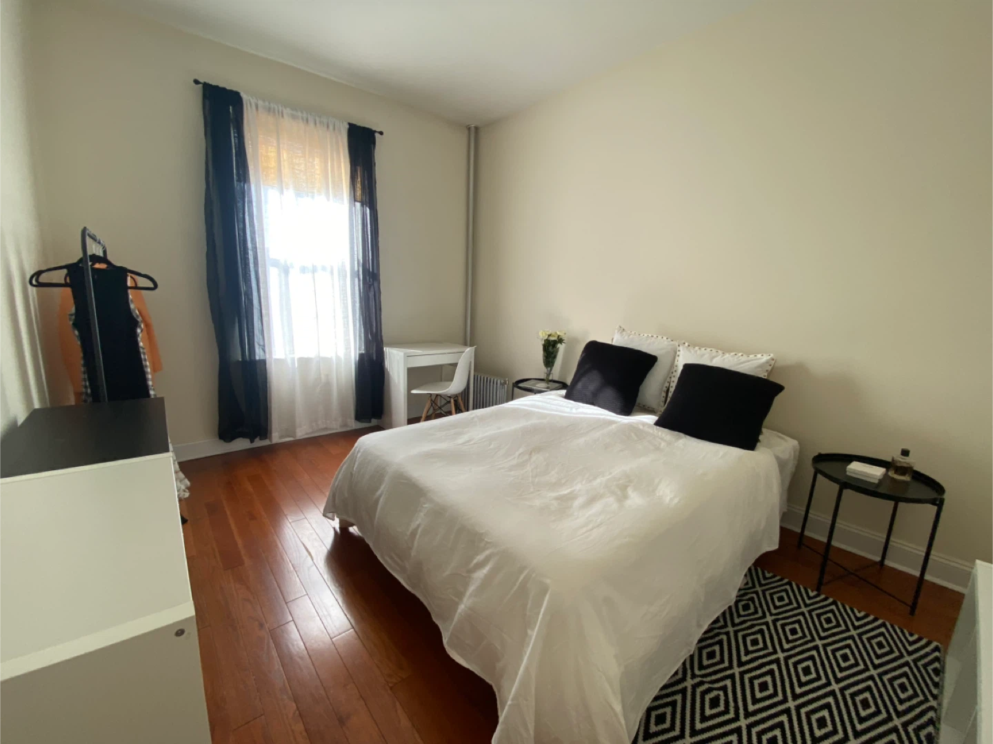 Queen Size Metal Bed Frame