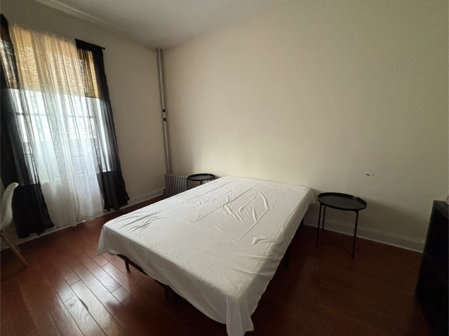 Queen Size Metal Bed Frame - photo 2
