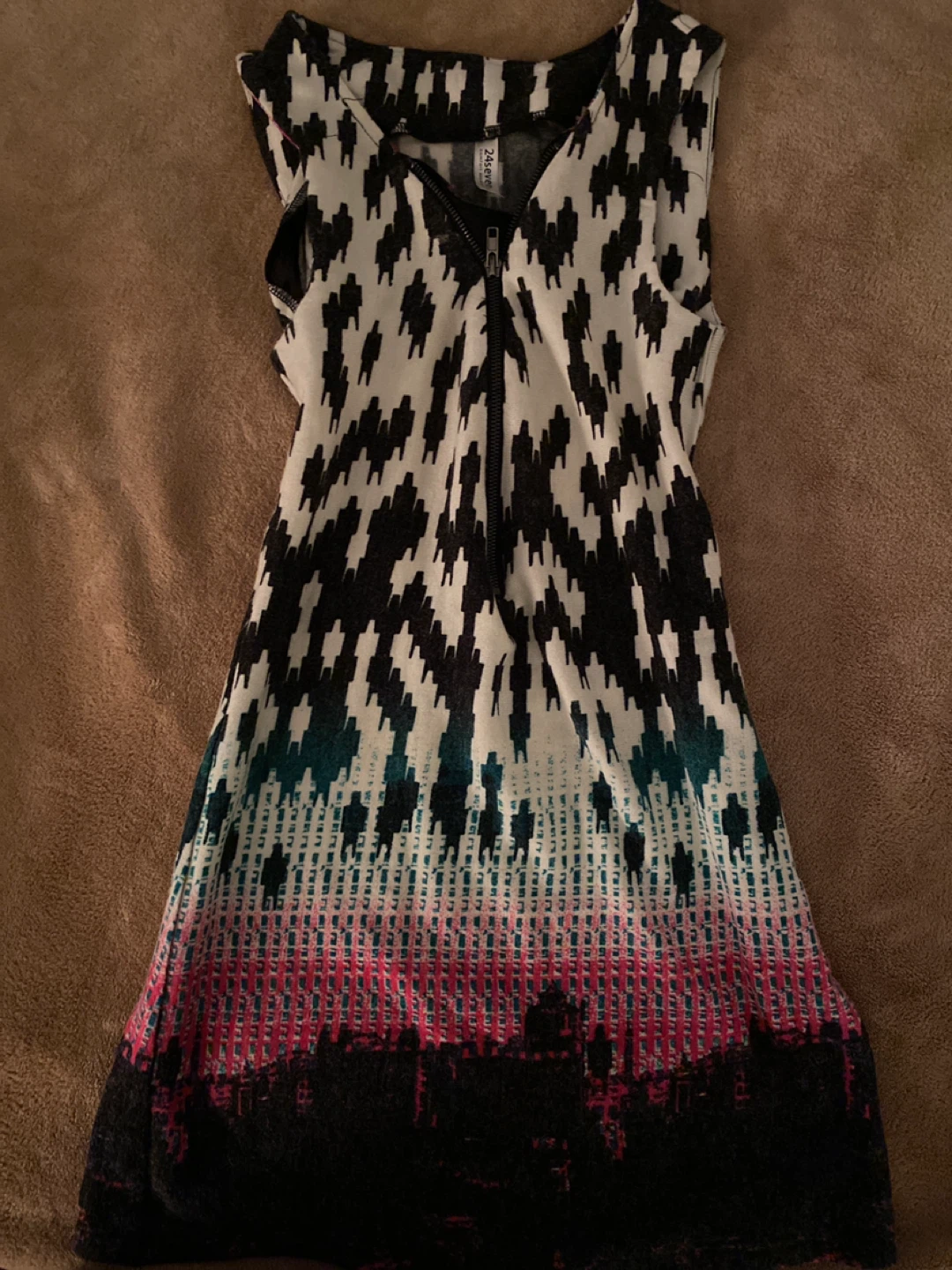 Sleeveless Graphic Dress