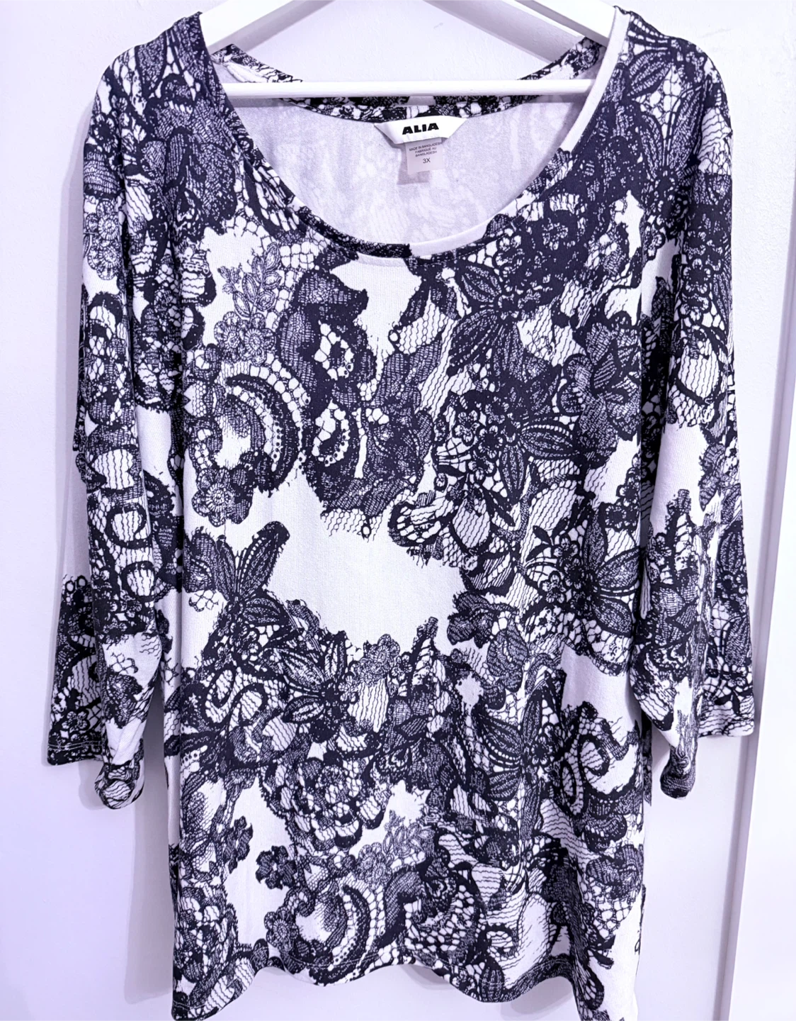 Alia Women's 3X Black and White Lace Print Top