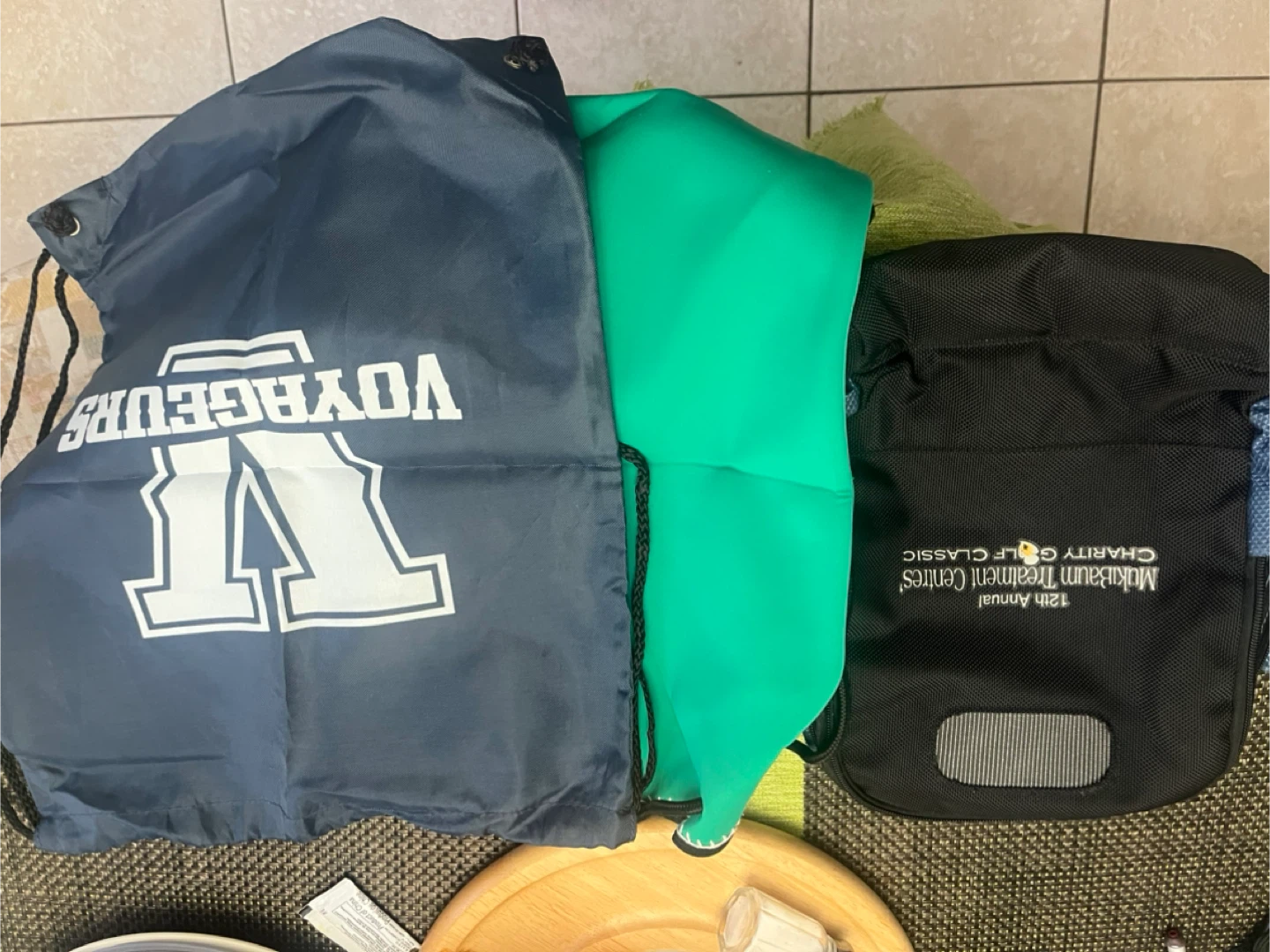 ❤️ Assorted Drawstring Bags and Duffel Bag - photo 2