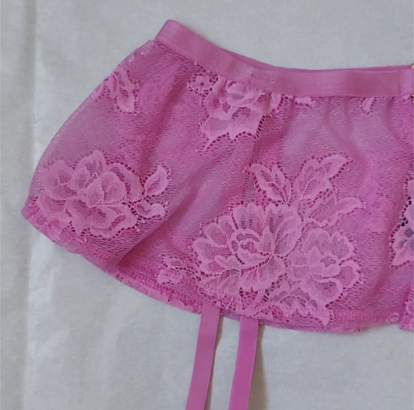 BNWT La SENZA Pink Lace Garter Skirt Lingerie - photo 4