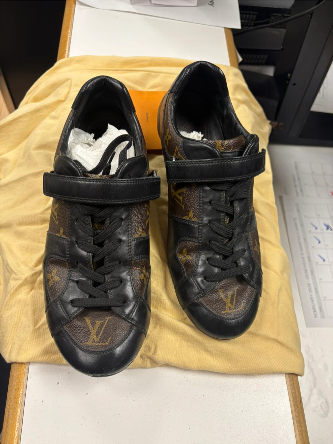 Authentic Louis Vuitton Passenger Sneakers - Monogram Macassar - photo 3