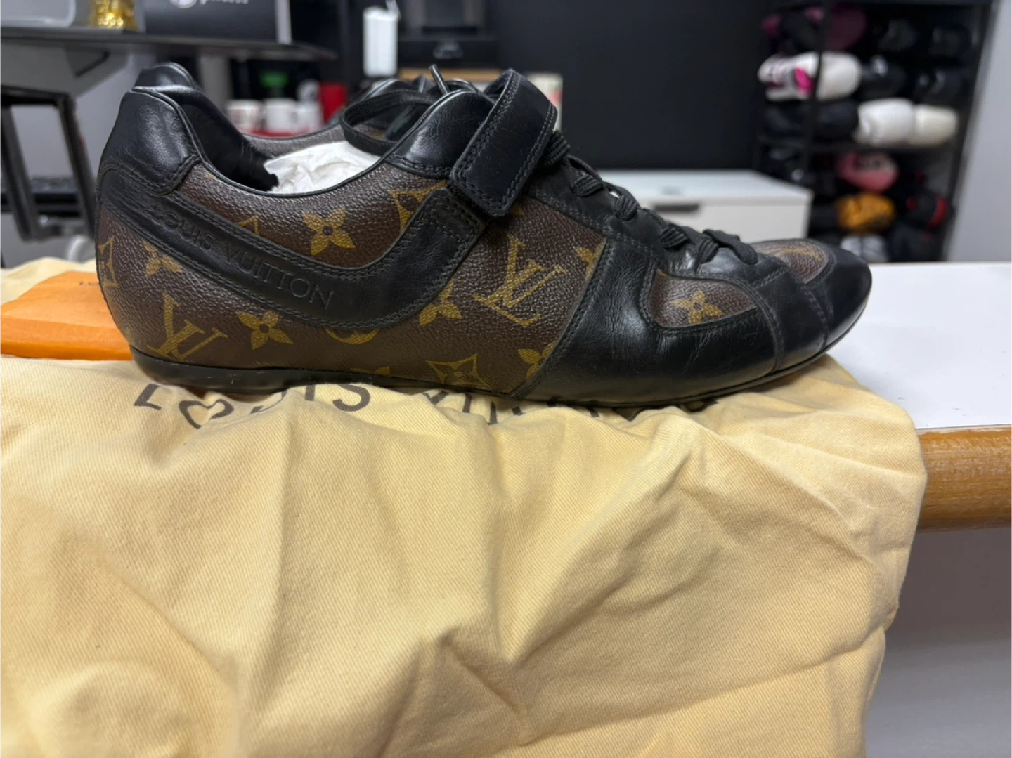 Authentic Louis Vuitton Passenger Sneakers - Monogram Macassar - photo 4