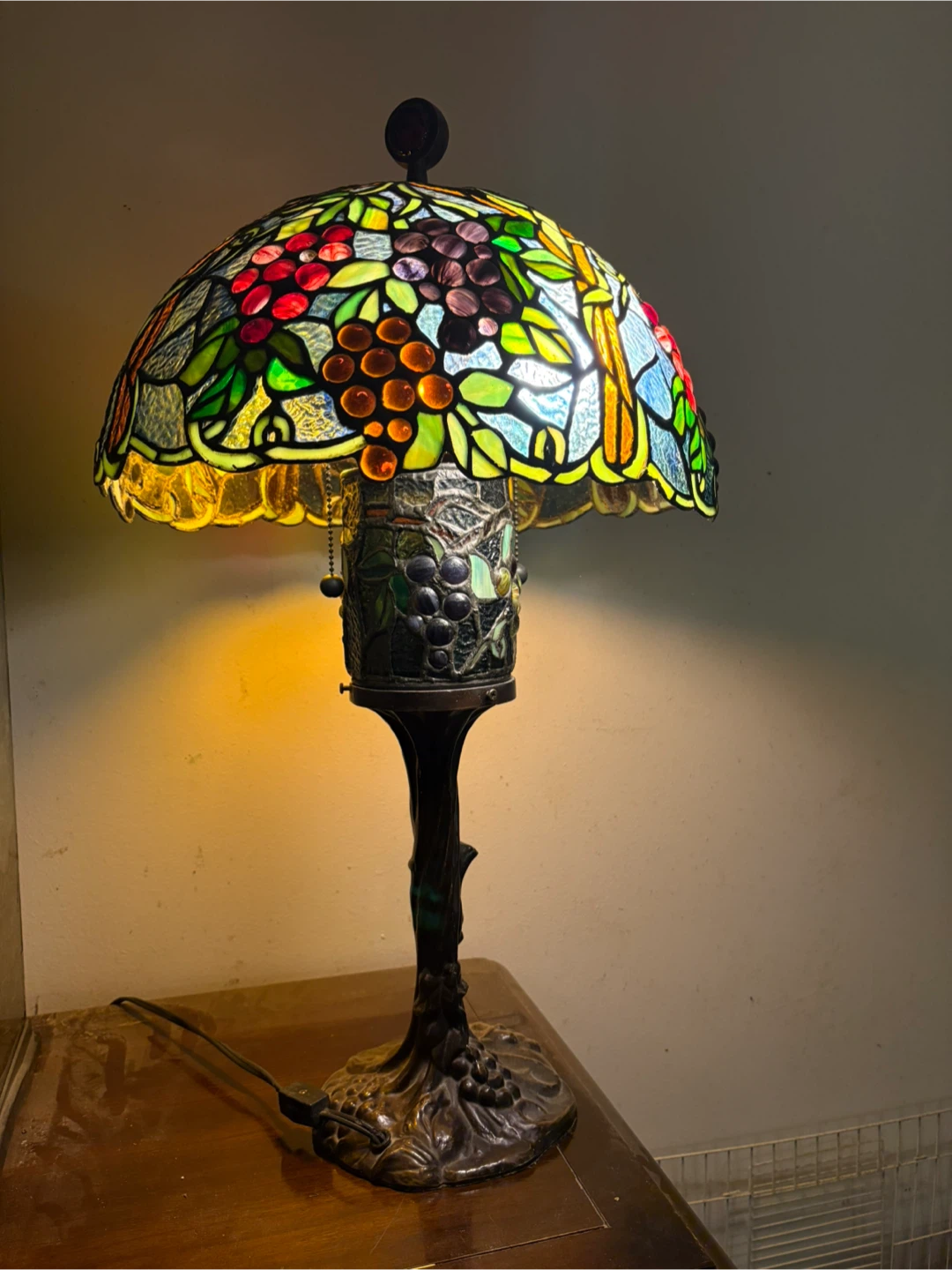 🥕 Tiffany Style Stained Glass Grape Accent Lamp - photo 3