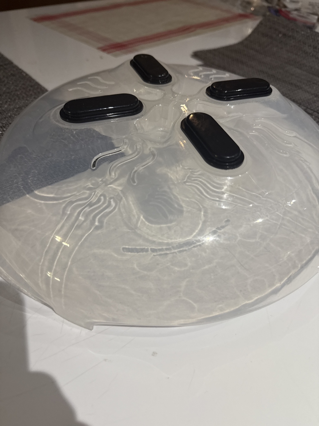 🥕Clear Plastic microwave Food Cover Black Feet