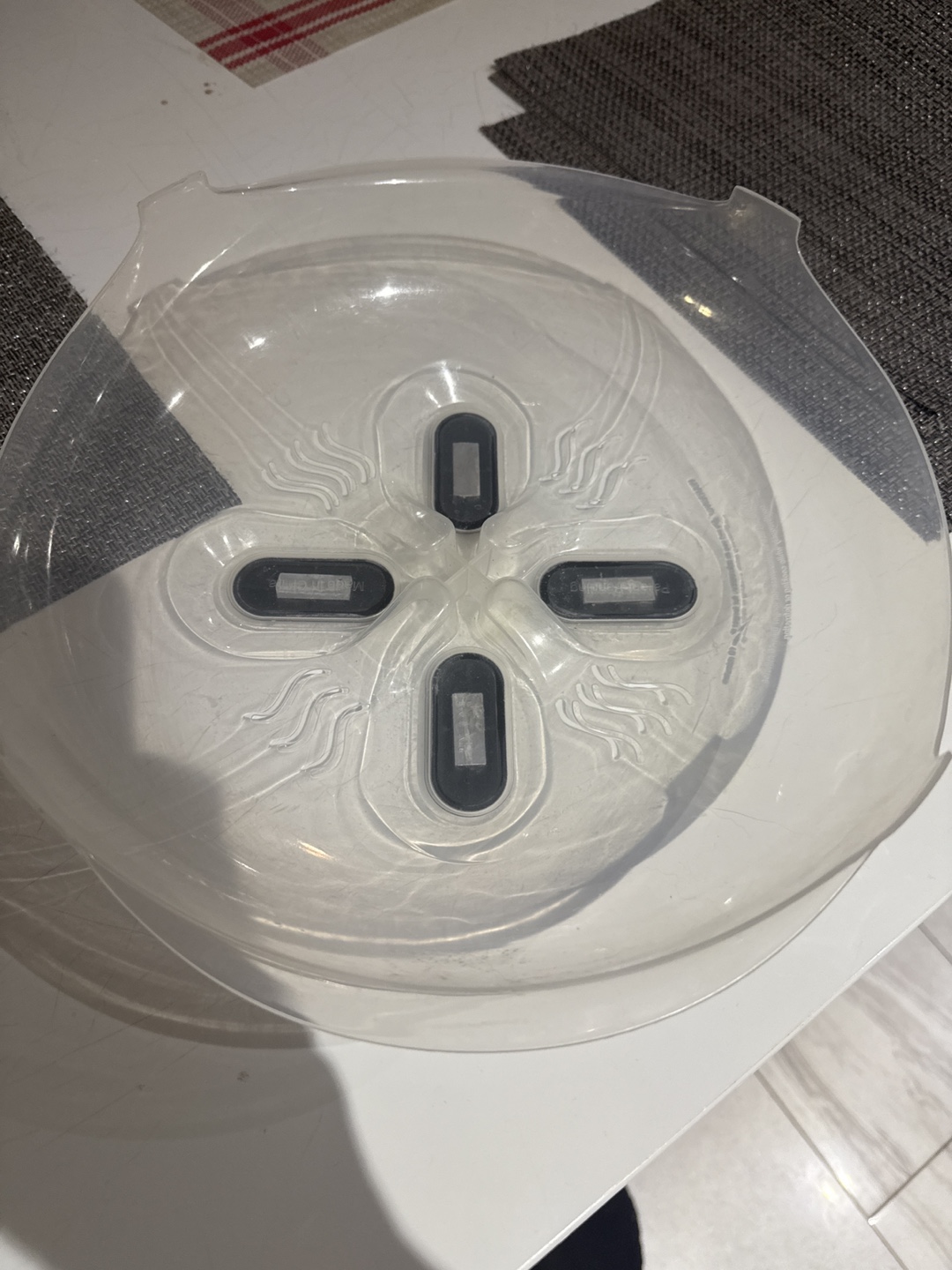 🥕Clear Plastic microwave Food Cover Black Feet - photo 2